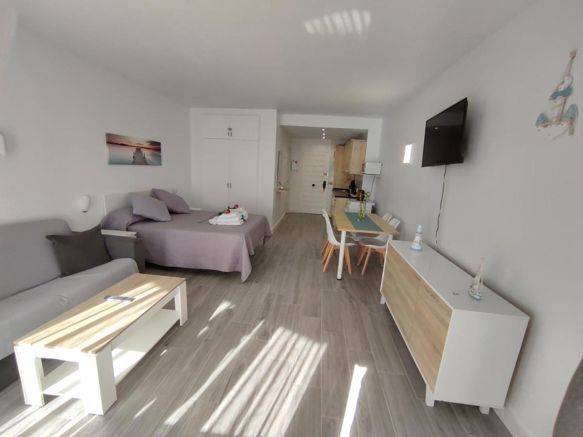 Estudio Benalbeach Primera Linea De Playa Benalmádena Exterior photo