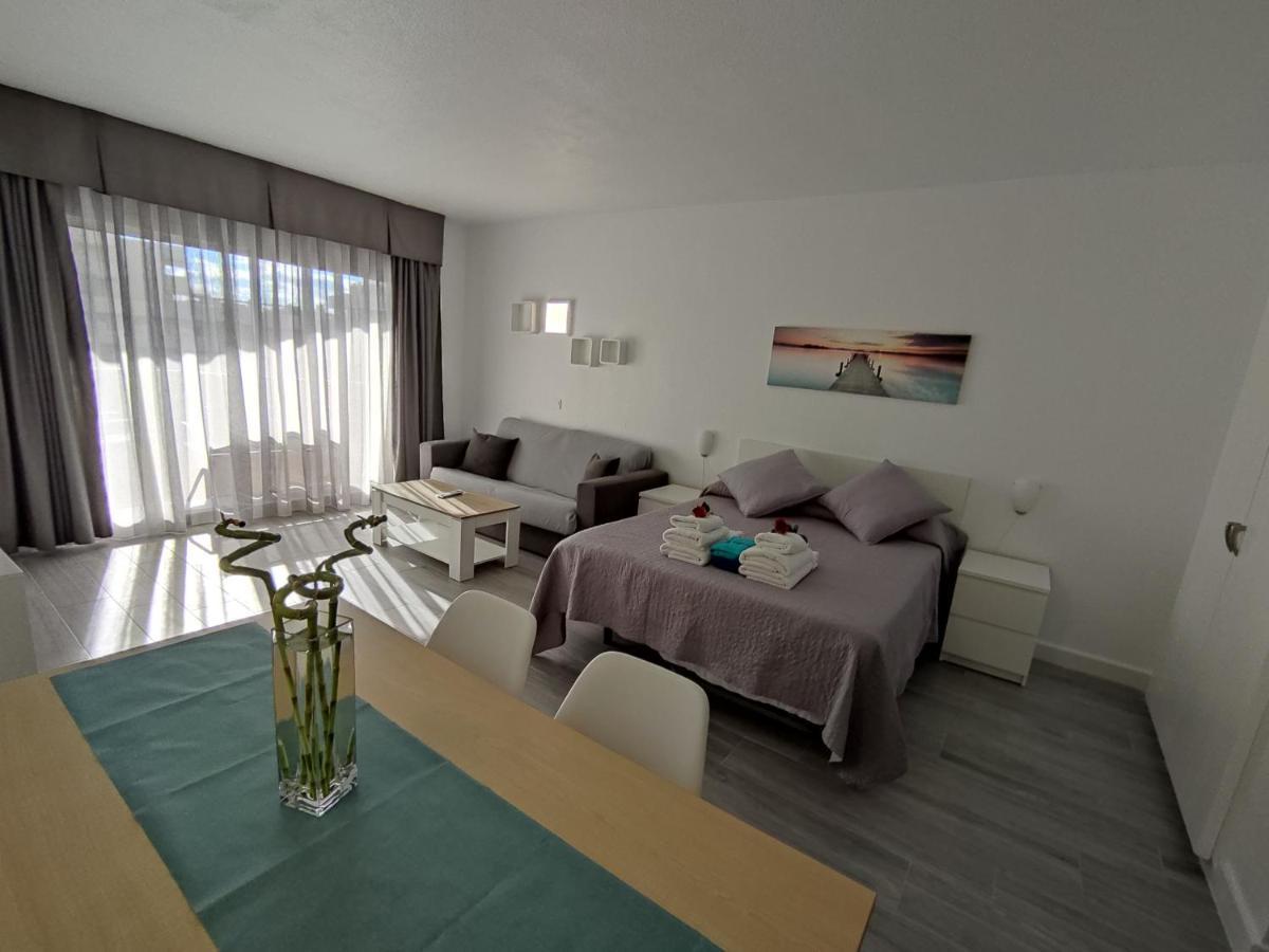 Estudio Benalbeach Primera Linea De Playa Benalmádena Exterior photo